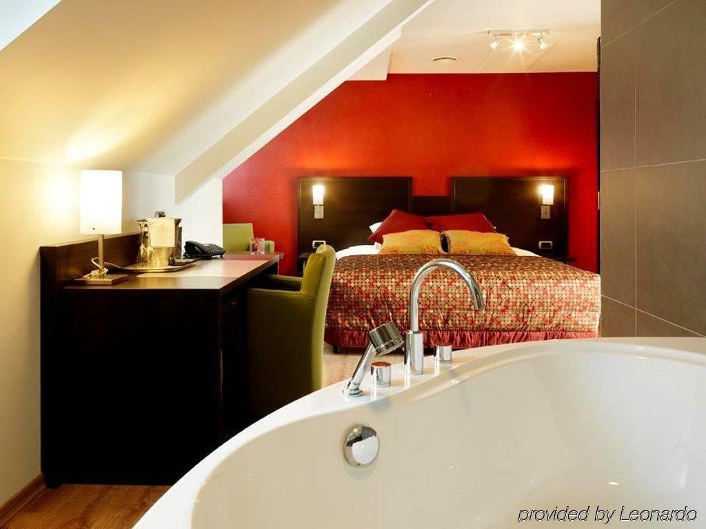 Hotel Tts Temse Exteriér fotografie