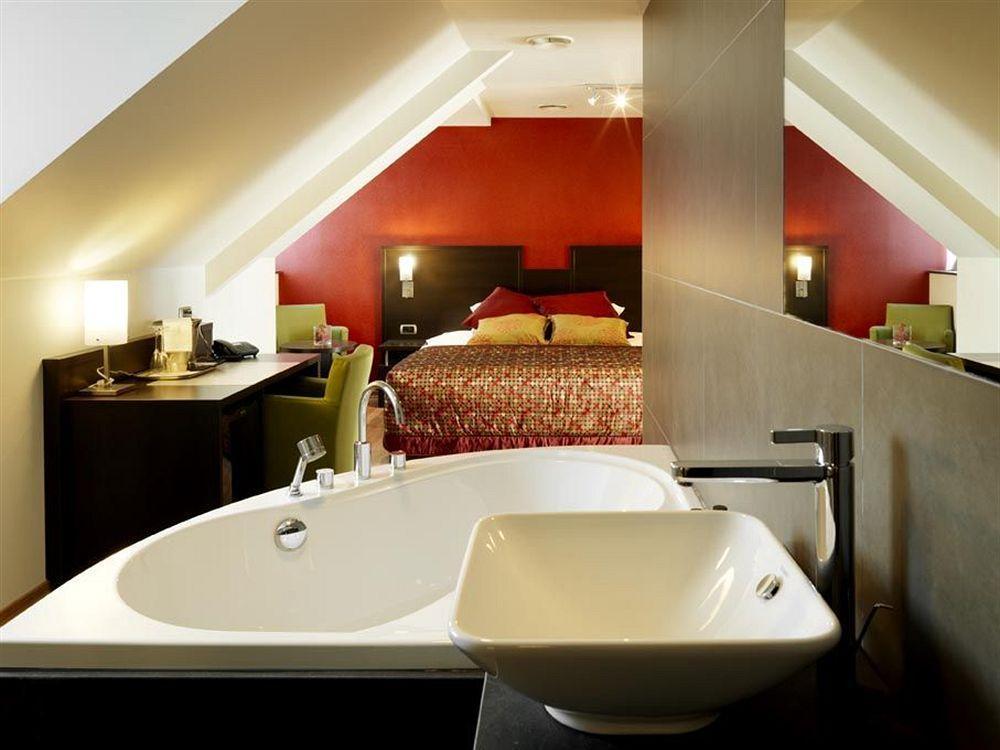 Hotel Tts Temse Exteriér fotografie